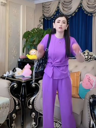 夏季新款裤套装不规则设计感女装时尚立体扭结短袖+长裤#女士套装 #女士两件套装 #女士两件套装 #套装 #