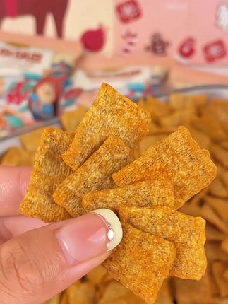#创作灵感 这个锅巴真的好吃到停不下来,每一粒米都包裹着花椒的香味和辣椒的辣味,真的是越嚼越香#刺猬阿甘花椒锅巴