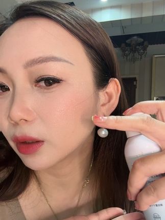按照我说的方法,如果还容易脱妆,容易暗沉,你来找我,产品选对,方法用对,游泳出汗都不会脱妆,像抖音特效开了磨皮一样焊在脸上#化妆师推荐的持妆粉底液 #店主强烈推荐