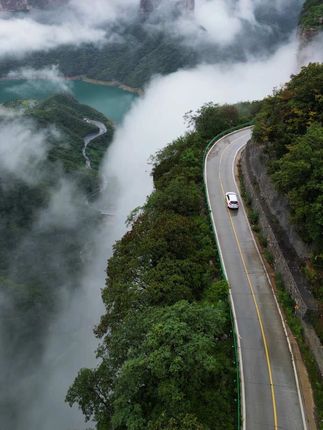 雨天一定要来趟太行,可以让你心跳加速,也可以让你如痴如醉。#潭头村#宝上路