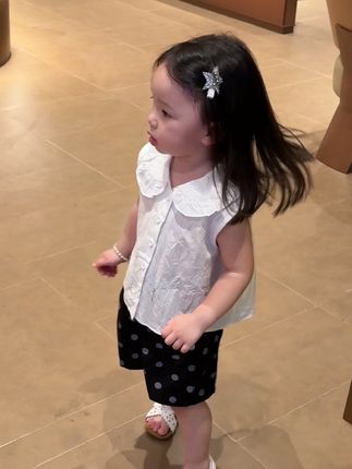 敲可爱的韩系娃娃领套装~棉质的面料亲肤透气,上身太舒服了!#夏季穿搭 #萌娃穿搭 #你的萌娃穿搭博主已上线