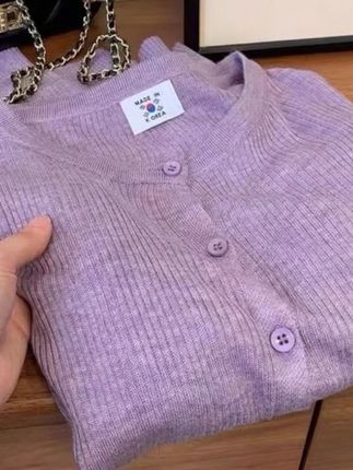 春季超细绵羊毛针织开衫!韩标简约纯色,柔软圆领薄款,百搭还能当空调衫#超细绵羊毛开衫 #春季百搭上衣 #韩标针织衫 #圆领薄款开衫 #空调衫女