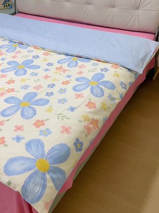 马上开学了,给女儿整了套百分百#纯棉被套,面料柔软舒适,双面都是纯棉的,不起球不掉色,还越洗越软,贴身盖可舒服了#被罩 #面料柔软舒适 #床上用品 ,#被套 #柔软亲肤 2024-11-12