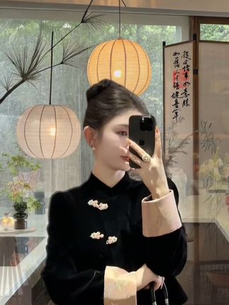 #小个子秋冬穿搭 #秋日人生照片还得是琥珀流光风 #我是又甜又酷的流光系少女 #早秋穿搭三分钟出门不是梦 #早秋冷冽又随性的气质穿搭