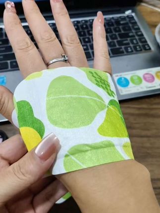 手凉套手上,脚冷套脚上!冬天手脚冰冷的姐们,趁现在便宜赶紧多囤点!#暖手宝 #暖足宝 #暖宝贴