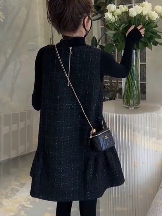 这条小香风粗花马甲裙真的太美了!穿上它整个人都变得非常好看#穿搭分享 #强烈推荐 #气质穿搭 #每日穿搭 #穿搭