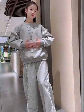 #春秋新款 女童装长袖2025秋季新款中大童女孩卫衣蕾丝花边两件套洋QSC2400#萌宝穿搭 #童裝 #套装穿搭 #女童