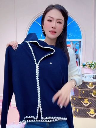 新款帽衫针织衫女小香风时尚秋季连帽拉链小众设计款毛衣韩系减龄#源头实力厂家 #只做高品质 #女神必备单品 #显瘦搭配 #百搭显瘦 @DOU+小助手 @DOU+上热门