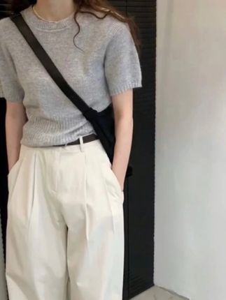 灰色韩系短袖毛衣🫧真的太韩了 #复古穿搭 #休闲女装 #完美搭配 #韩系 #韩系穿搭