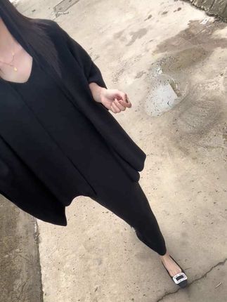 渐渐的爱上了现在的我,车会开,饭我会做,喝酒还 行,受得起敷衍,经得起谎言,有你挺好,没你也行#出街穿搭 #黑色系穿搭 #新衣服 #气质这一块拿捏死死的 #今日分享