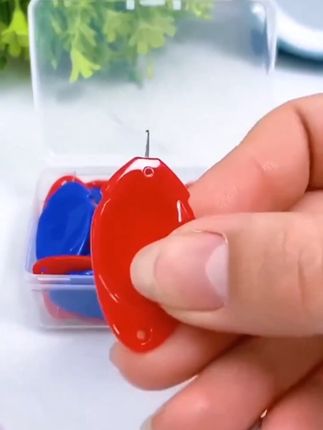 #创作灵感 新款穿针器#拇指穿针器#缝纫机穿针线器#老人家用快速引线穿针器#方便又实用