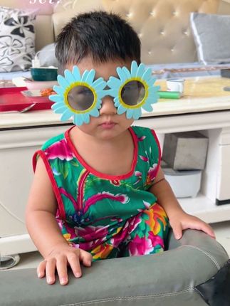 #整条街最靓的仔 #萌娃穿搭 #东北大花袄 #看我可不可爱 @DOU+小助手