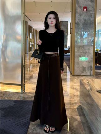 #时尚套装女 2025秋季新款蕾丝露背长袖上衣显瘦半身长裙休闲两件套#两件套