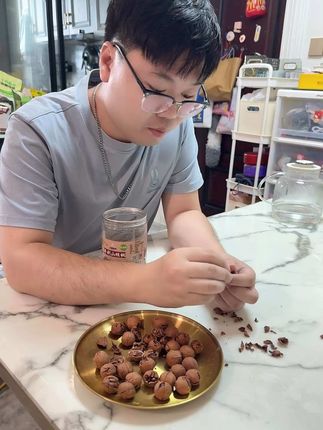 临安手剥山核桃 今年的新货临安手剥山核桃上市啦#临安山核桃