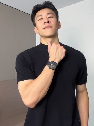 穿搭要显贵,基础款就不要再搭基础款,衣服基础,配饰就不基础 #爱勒x速度与激情联名款 #穿搭显贵#ootd