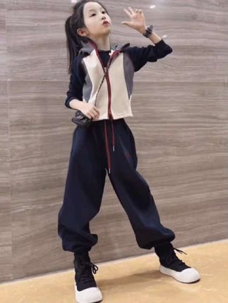 儿童女童运动套装春秋款洋气女孩大童卫衣外套卫裤两件套时髦#女童运动套装 #女童卫衣套装 #中大童搭配 #春秋穿搭 #中大童女孩衣服推荐