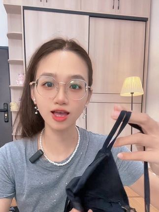 #美背 #美背系列 夏天怎么少得了一件百搭的美背呢,法式缎面蕾丝设计,浪漫又性感美丽