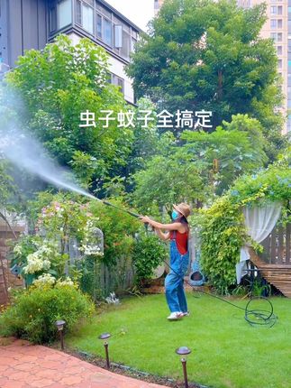 花园里最烦人的就是蚊子和各种虫子,但是不用担心只要这一瓶就可以把它们都搞定#病虫害防治 #爱生活爱养花