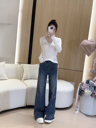 #上热门 豹纹樱桃刺绣闪钻显高显瘦休闲直筒裤牛仔裤#高级感穿搭 #显瘦穿搭 #谁穿谁好看 #爆款热卖中 @DOU+小助手