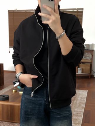 #已经开始反季节穿搭了 这件立领卫衣“硬”帅!#男生穿搭 #今天穿什么 #立领卫衣 #极简穿搭