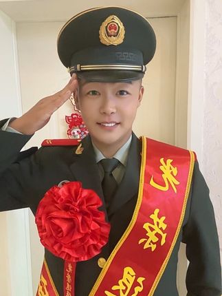 #致敬英雄 ##致敬人民子弟兵