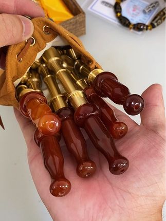 #烟斗过滤器 #过滤烟斗 #三用烟斗 黄铜烟锅,玛瑙烟嘴,粗中细丝四用。带针孔过滤芯。沉甸甸手感
