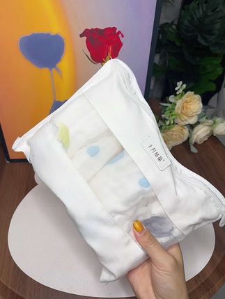 过来人告诉你,宝宝的#小方巾 要多准备几条,这种纯棉的很柔软又吸水,洗脸洗澡都要用到,给孩子用也放心#母婴好物