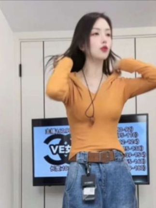 2025秋季新款纯色韩版休闲通勤风纯欲连帽V领设计显瘦修身长袖T恤