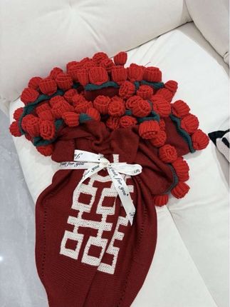 #玫瑰花毯子 哇哇哇!好闺闺送的新婚礼物居然可以变成一束玫瑰花耶!#新婚礼物 #结婚礼物 #备婚日常 #玫瑰花毯