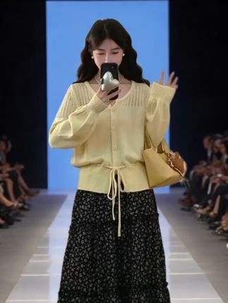 #针织上衣碎花半身裙套装#早秋穿搭#时尚穿搭