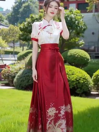 汉服马面裙,时尚潮流,优雅气质。#国风之美 #女神范 !#古典美 #谁穿谁漂亮 ,出高级感,穿出迷人好身材,与众不同的美。