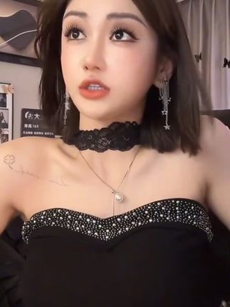 重工镶钻无袖抹胸背心女春夏修身内搭高级感裹胸纯欲打底上衣#辣妹穿搭 #美式辣妹 #御姐范儿 #美背杀 #抹胸 抹胸