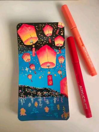 打卡第十九天啦
今天临摹的是@阿秋秋今天画画了吗 老师的《明灯三千》
虽然画的不好,但是坚持就是胜利!
#画的不好勿喷 #明灯三千花开满城 #丙烯马克笔绘画#创作者中心 #创作灵感