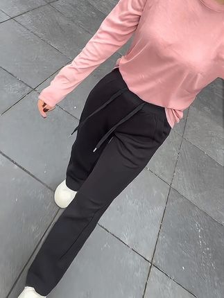 傻傻的我,生气一股烟,高兴笑半天,容易感动,也容易满足,没有脑子,不长记性,我不优秀,但我善良,不虚伪#穿搭 #运动休闲