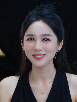 黑金神秘优雅,金色高级大气,戴上它显脸小又十分有气质~ #时尚饰品 #时尚首饰 #时尚搭配