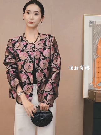 @恬甜穿搭 #品质女装#宋锦上衣 #高档大气上档次 #美出高级感 #谁穿谁好看