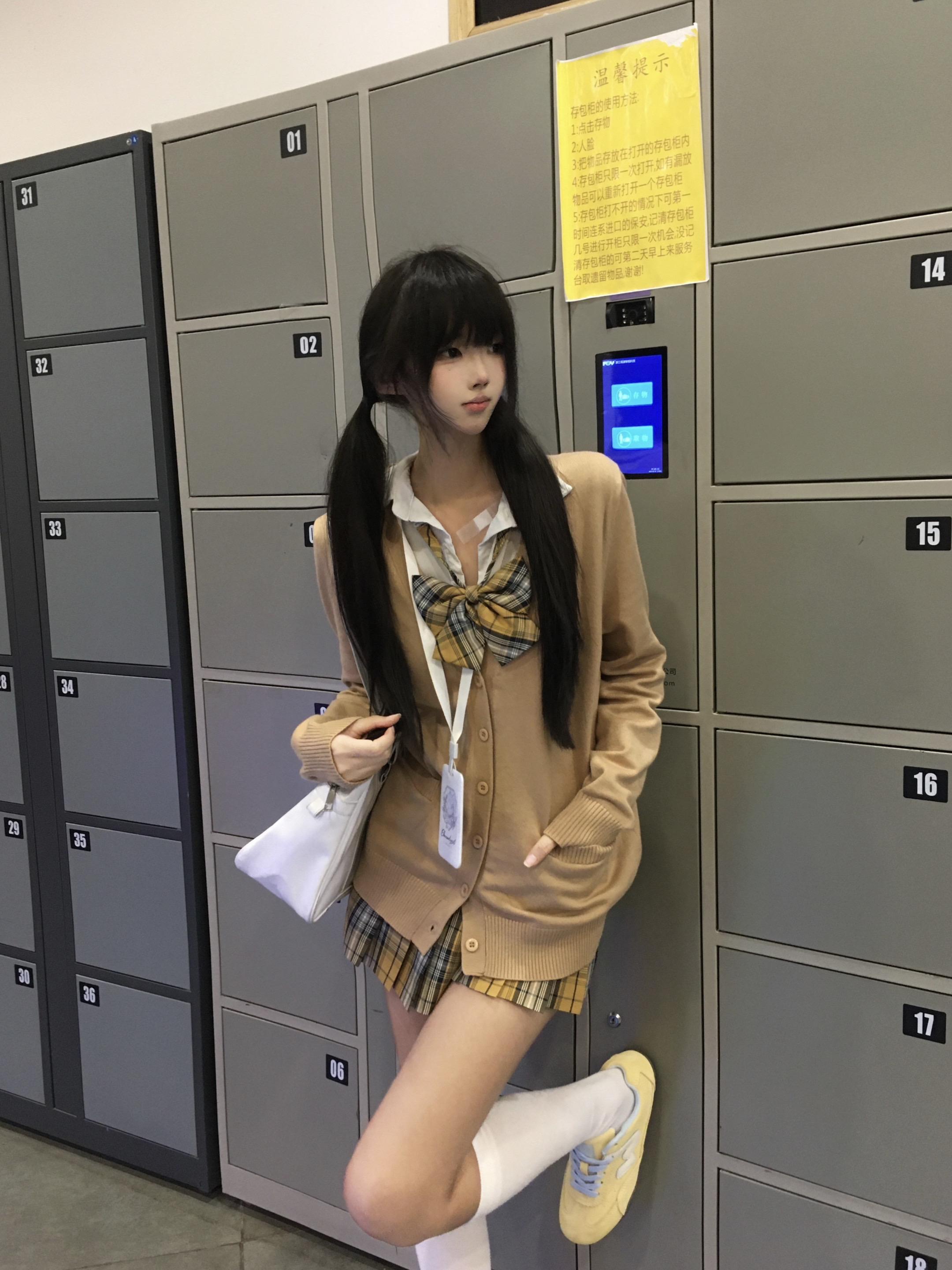 人!焦虑没什么不好的,就像饼干焦焦的也很好吃! #樱子酱jk #顽刻板鞋