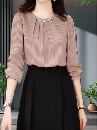 珠光缎轻奢女装2025秋季新款长袖气质时尚拼接假两件打底连衣裙子#时尚气质穿搭 #优雅气质 #高端大气 #谁穿谁漂亮 #有运费险放心下单