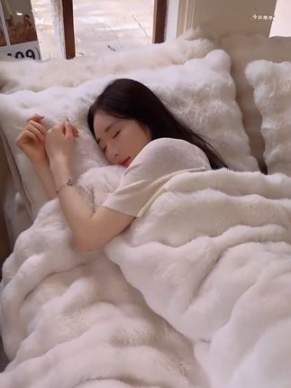 #牛奶绒毛毯 #毛毯 #保暖又舒服 #被子