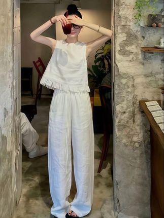 慵懒风修身显瘦无袖小众设计款上衣🎀2025夏季简约百搭休闲宽松长裤👖#休闲套装 #休闲减龄穿搭 #慵懒风穿搭 #夏季新款 #套装穿搭