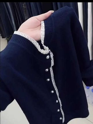 早秋穿搭针织衫上衣#针织衫 #减龄显瘦穿搭 #秋冬穿搭 #时尚洋气百搭 #时尚款针织开衫