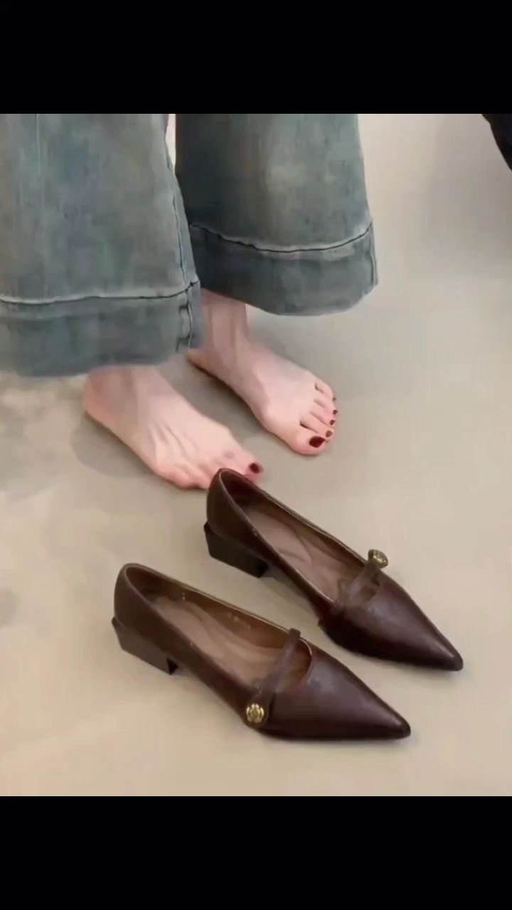 #张予曦毕雯珺真拍了红裙抱 #深情眼 #张予曦 #琥珀流光风穿搭 #苹果17系统