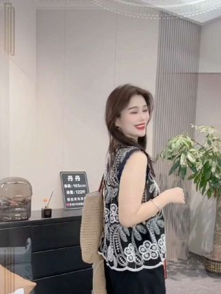 #高级感穿搭 #百搭上衣 #无䄂衬衫#洋气小衫 #创业灵感
