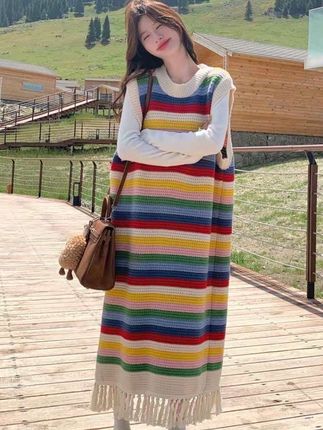 #甜美穿搭 #撞色针织毛衣 #针织马甲裙 #减龄气质 #温柔穿搭