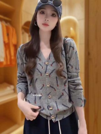 #套装 #谁穿谁好看 #洋气减龄 #面料柔软舒适 #高级感穿搭