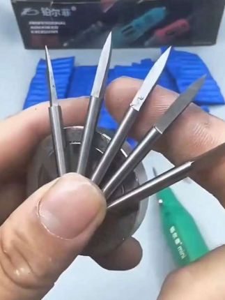 雕刻宝剑刀#电动雕刻工具 #纯手工制作 #木工工具 #高性能实用工具