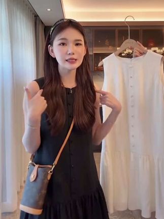 无袖背心连衣裙2025夏季新款法式减龄百搭显瘦圆领简约裙子#法式连衣裙 #无袖连衣裙 #夏季新款 #简约大气 #高级感连衣裙