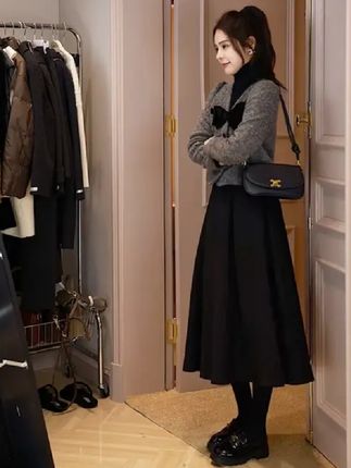 秋季一整套女装2025新款韩版洋气蝴蝶设计上衣高腰宽松长裙两件套