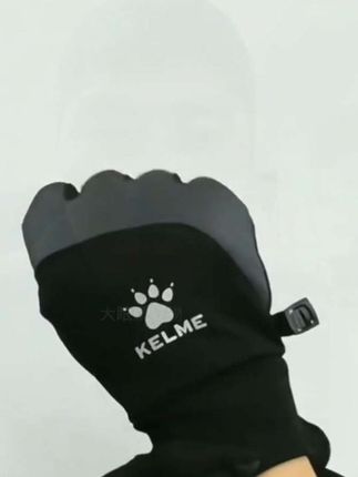 #上热门 卡尔美专业手套,大品牌值得信赖,让你冬天不再寒冷。#好物推荐🔥 #户外运动 #手套