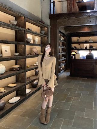法式温柔风早秋穿搭套装气质不规则针织衫女波点半身裙两件套8016#法式上衣#温柔风上衣#不规则上衣#早秋新款上衣#针织衫上衣